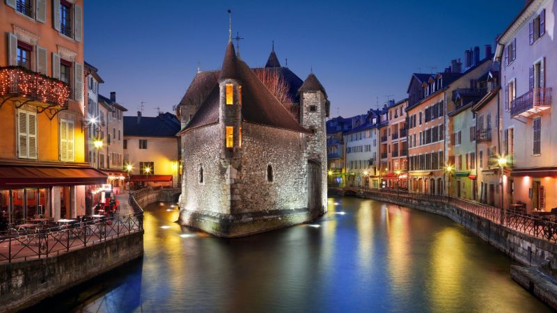 Pourquoi recruter une femme de ménage à Annecy ?