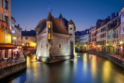 Pourquoi recruter une femme de ménage à Annecy ?