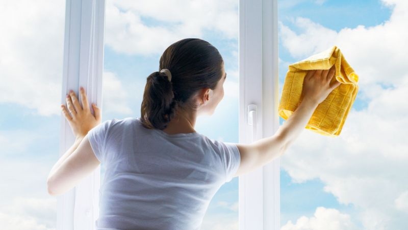 Quelles astuces pour nettoyer ses vitres comme un professionnel ?