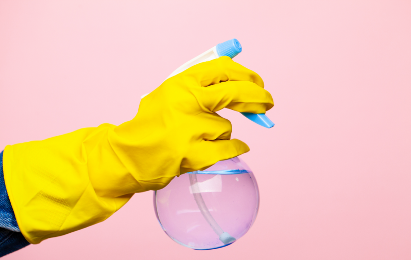 Nettoyage au vinaigre blanc : toutes les astuces pour faire briller votre maison
